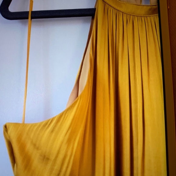 Stunning NWT 100% Silk Midi Dress, Color: Golden Yellow, & Size: 16 - Picture 11 of 16